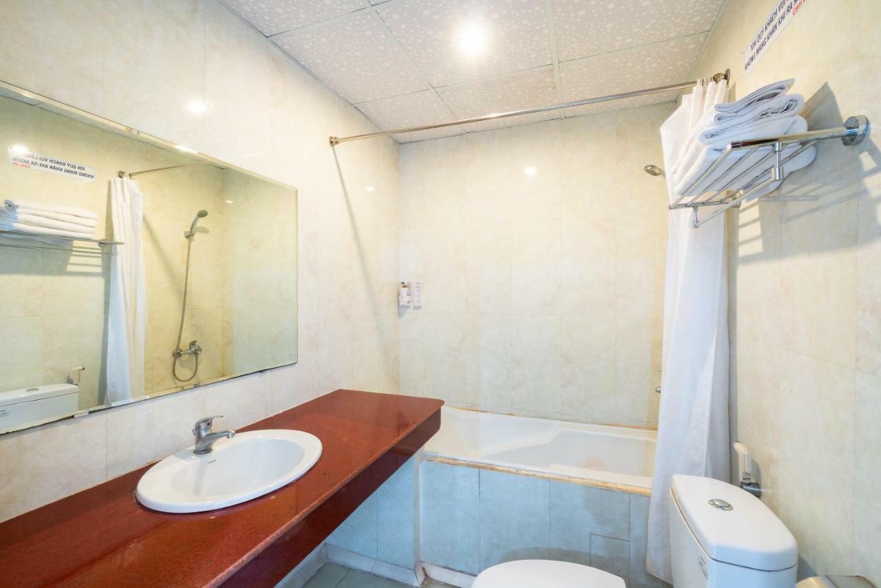 Oyo 375 Hoa Binh Hotel Da Nang Exterior photo